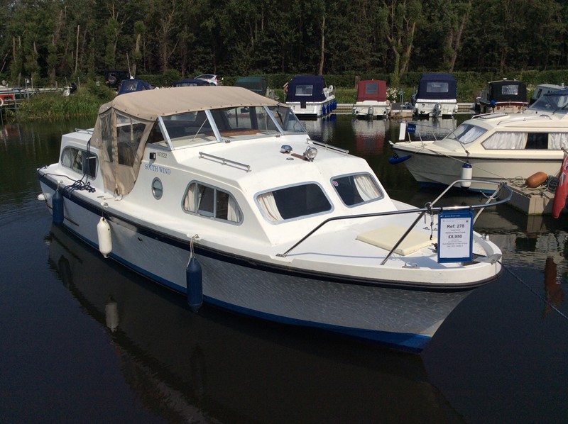 Elysian 27 Centre Cockpit Boat for Sale, "South Wind" at Jones Boatyard