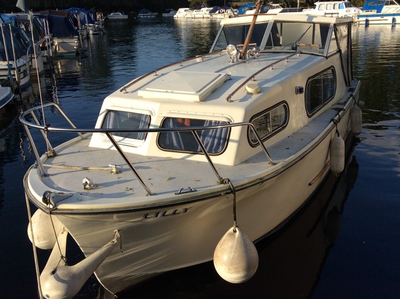 Freeman 23 Boat for Sale, "Lilly" at Jones Boatyard