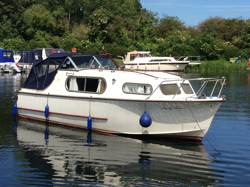 Freeman 23 Boat for Sale, "Dusty Rose" at Jones Boatyard