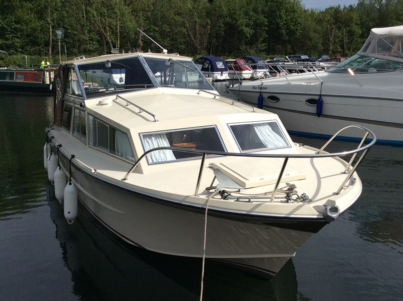 Freeman 24 Boat for Sale, "Shoestring" at Jones Boatyard