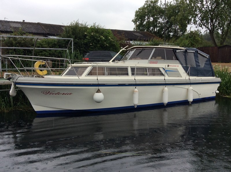 Princess 32 Boat for Sale, "Victoria" at Jones Boatyard