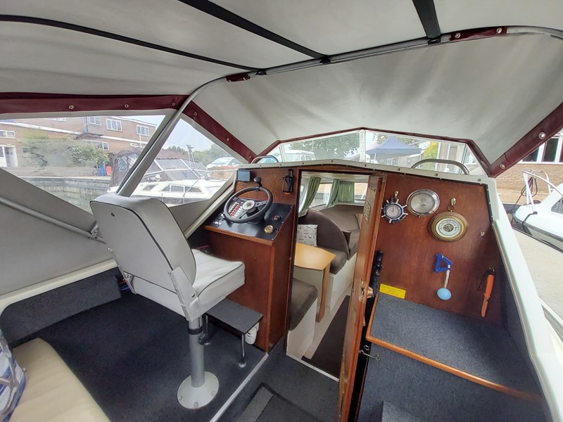 Viking 20 Boat for Sale, "Cobwebs II" at Jones Boatyard