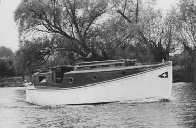 River Boat Built by LH Jones historical