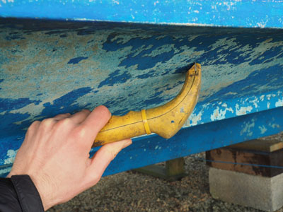 Removing old antifouling paint Removing old antifouling paint