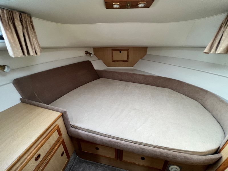 Broom Ocean 29 Boat for Sale, "A Frayed Knot" at Jones Boatyard