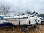 Sealine S28 Boat for Sale, "Mowana" - thumbnail