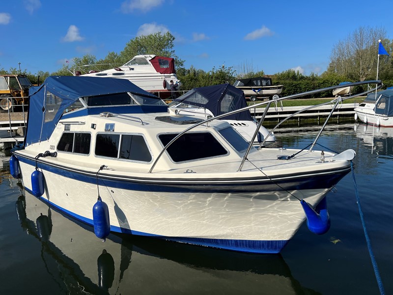 Walton 24 Boat for Sale, "Blue Jay" at Jones Boatyard