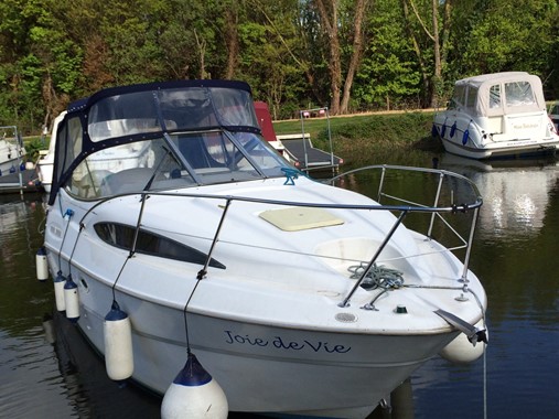 Bayliner 2455 Ciera boats for sale at Jones Boatyard