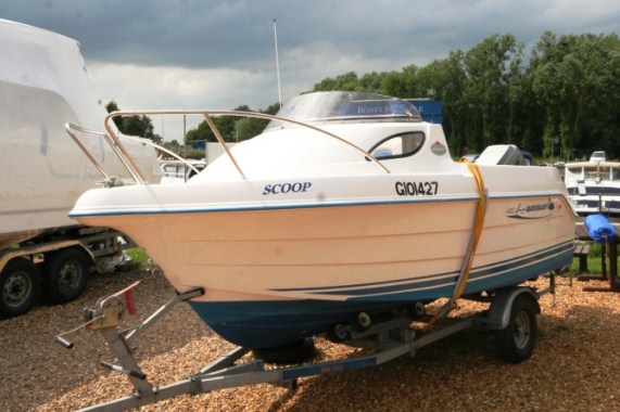 Quicksilver 420 Flamingo boats for sale at Jones Boatyard