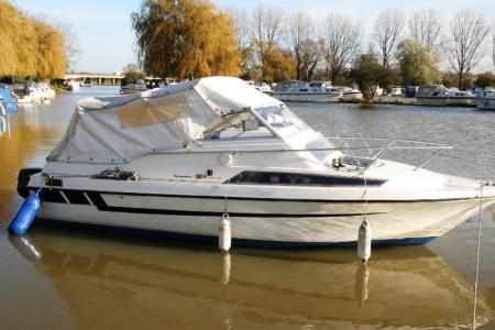 Sunseeker 23 daycab boats for sale at Jones Boatyard