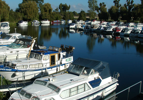 Jones Boatyard marina moorings
